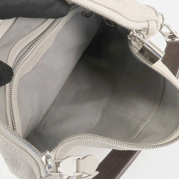 💎✨Authentic✨💎Louis Vuitton Monogram Mahina Selene PM Shoulder Bag Blanc - Picture 13 of 16